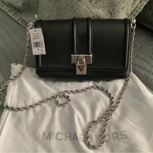 💕Michael  Kors Padlock crossbody💕